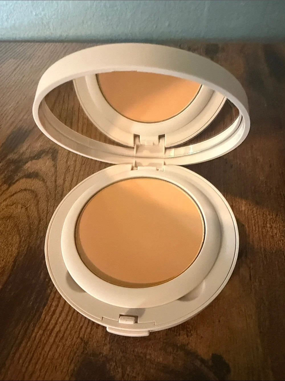 laura mercier Translucent HoneyPressed Setting Powder